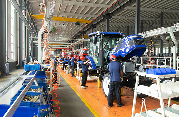 Различные технические специалисты охватили более 360 человек